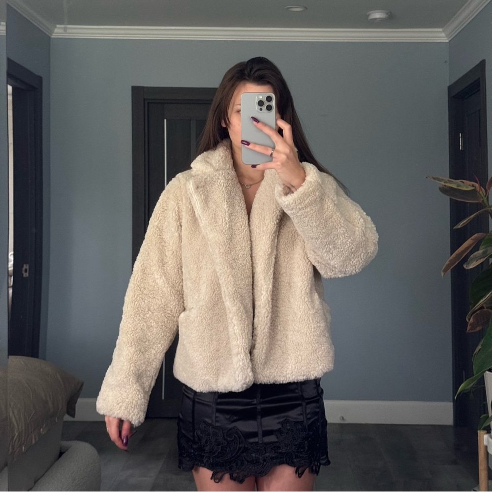 Women's Cream Faux Fur Jacket (Brand New)